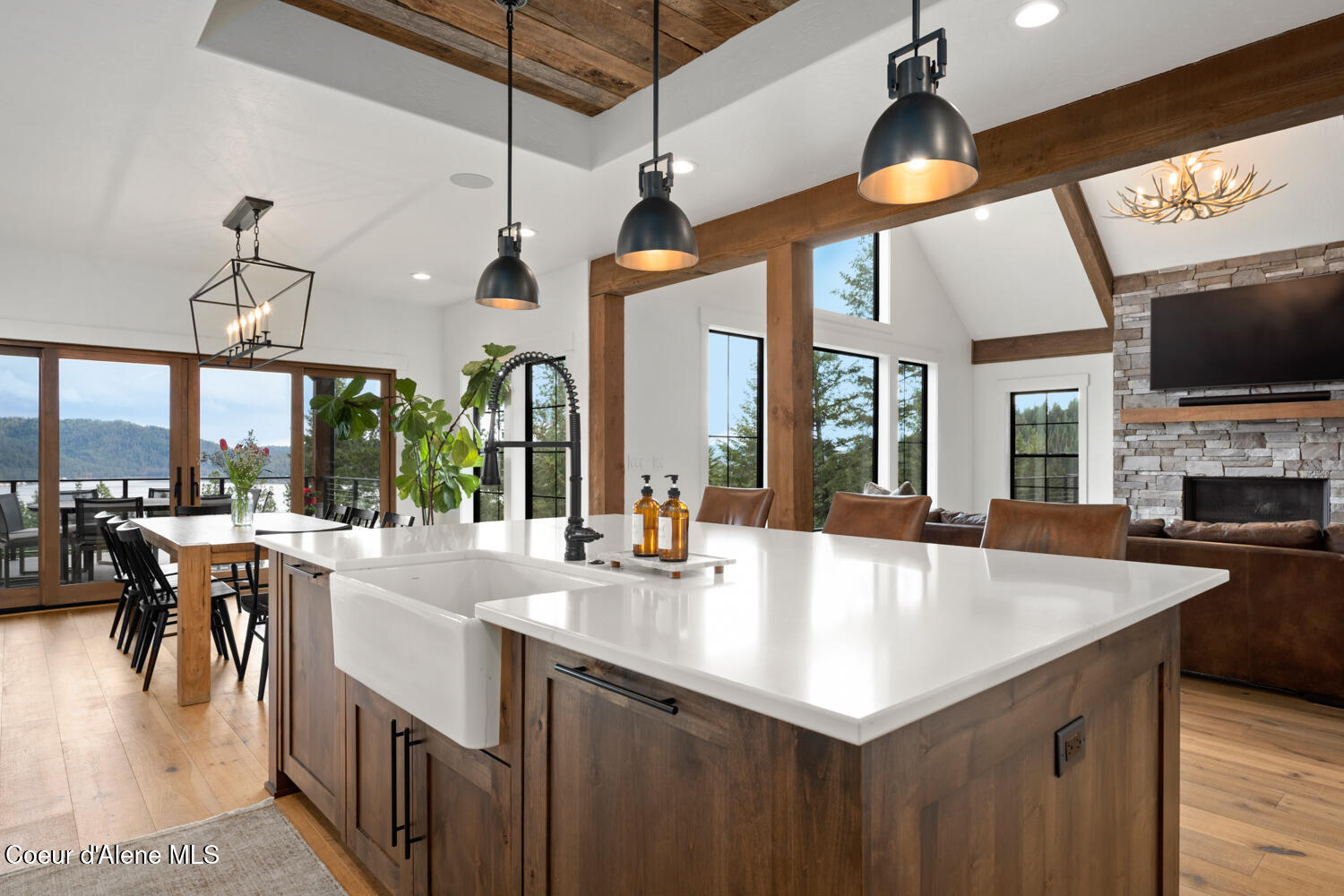 Coeur d'Alene, Idaho, 83814, United States, 4 Bedrooms Bedrooms, ,4 BathroomsBathrooms,Residential,For Sale,1783013