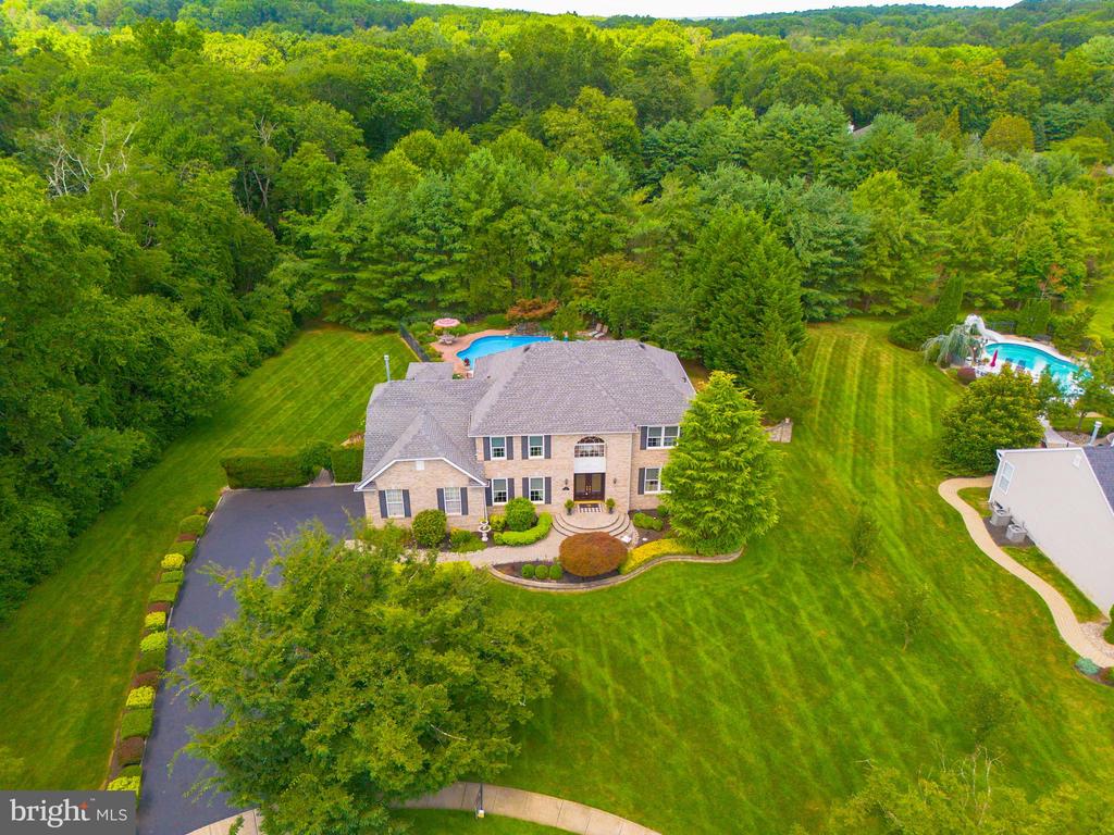 Monroe Township, New Jersey, 08831, United States, 5 Bedrooms Bedrooms, ,4 BathroomsBathrooms,Residential,For Sale,1895133