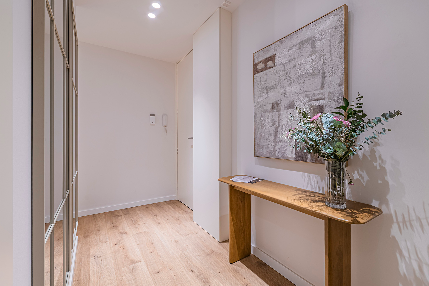  Renovated corner apartment with lots of natural light - 物件實景