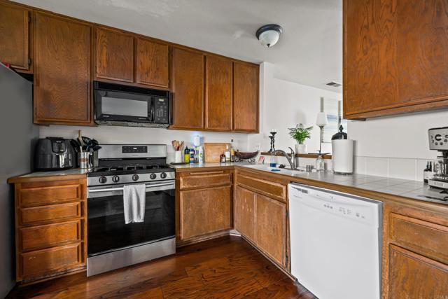 Carlsbad, California, 92011, United States, 2 Bedrooms Bedrooms, ,2 BathroomsBathrooms,Residential,For Sale,2001183