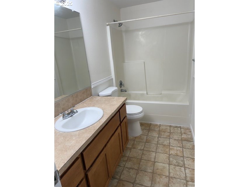 Ridgefield, Washington, 98642, United States, 4 Bedrooms Bedrooms, ,2 BathroomsBathrooms,Residential,For Sale,1965186