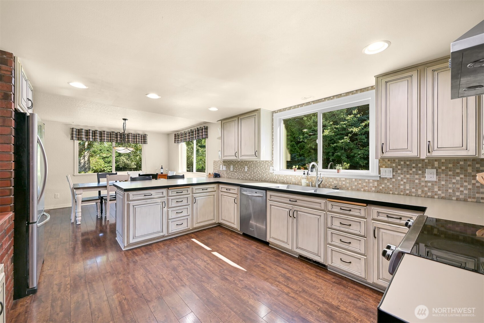 Ferndale, Washington, 98248, United States, 4 Bedrooms Bedrooms, ,3 BathroomsBathrooms,Residential,For Sale,1901183