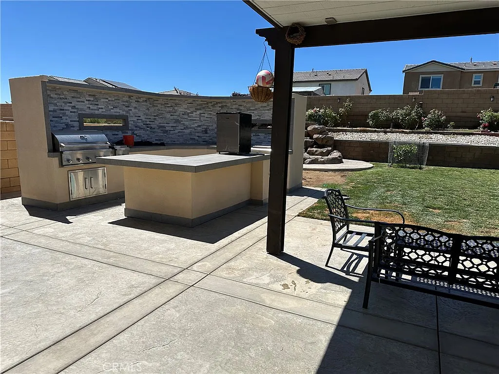 Victorville, California, 92392, United States, 5 Bedrooms Bedrooms, ,4 BathroomsBathrooms,Residential,For Sale,1984455