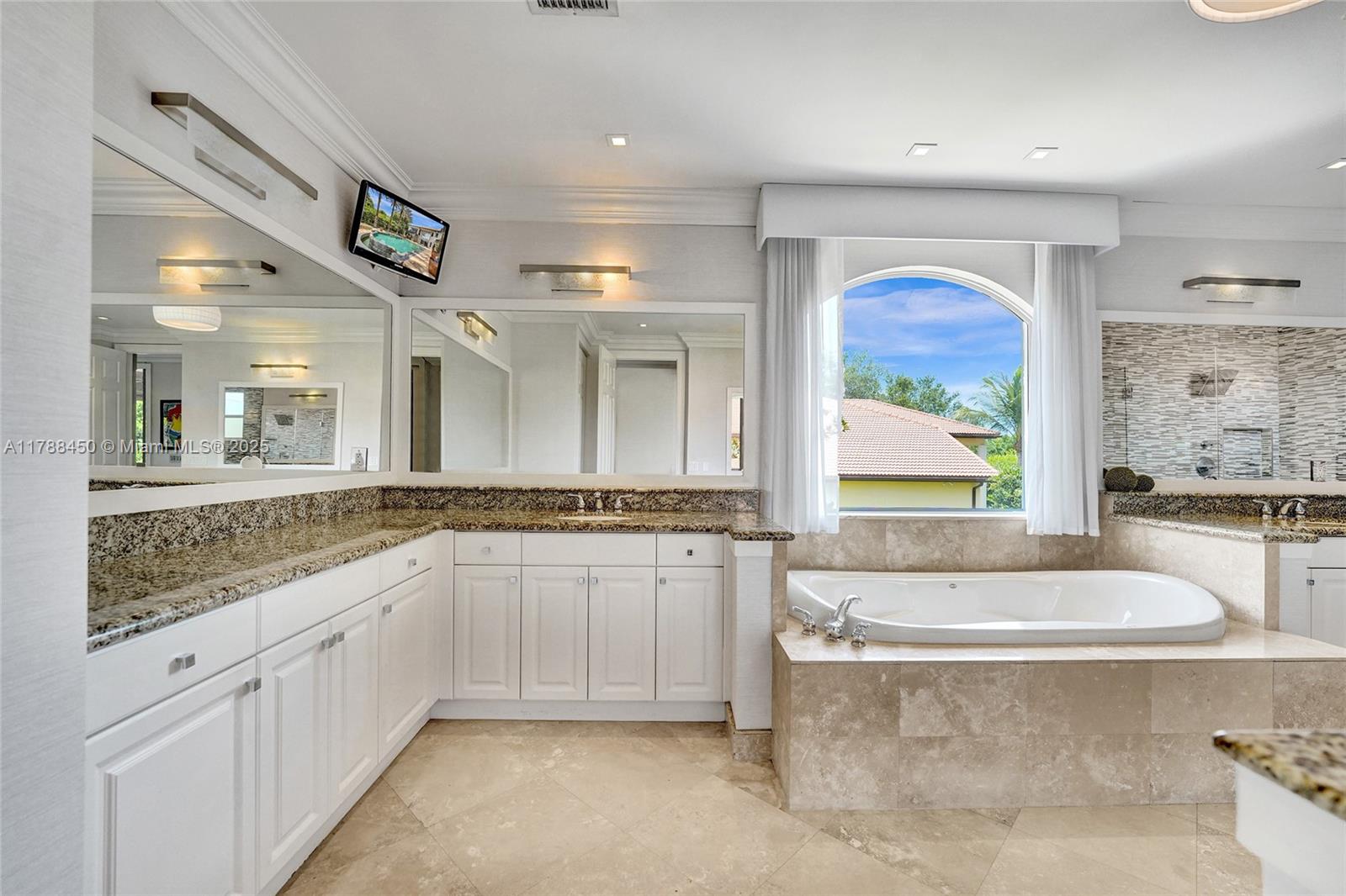 Davie, Florida, 33330, United States, 6 Bedrooms Bedrooms, ,6 BathroomsBathrooms,Residential,For Sale,1908596