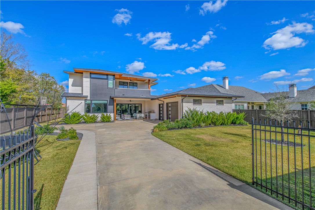 Bryan, Texas, 77802, United States, 5 Bedrooms Bedrooms, ,5 BathroomsBathrooms,Residential,For Sale,2001196