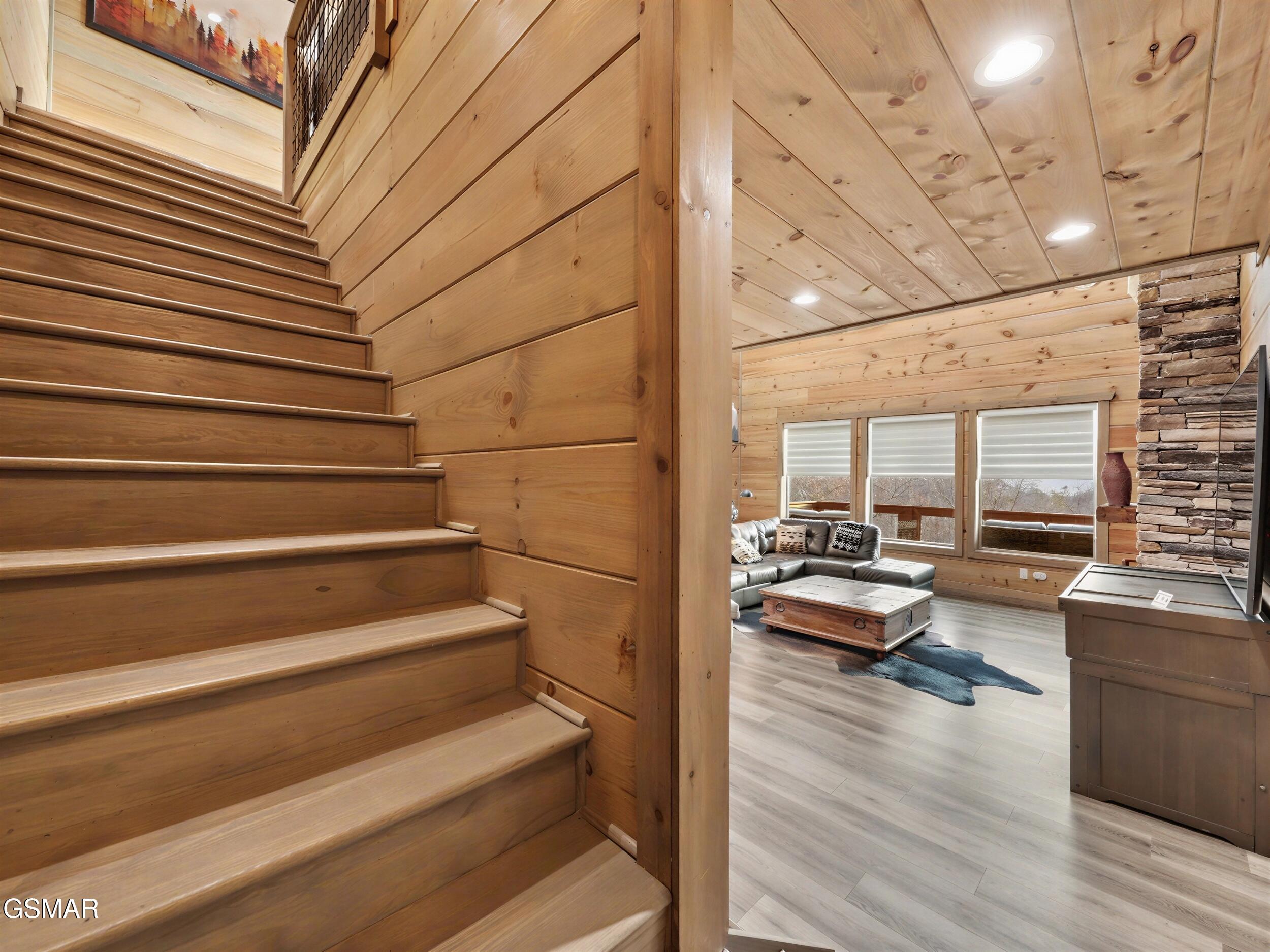 Gatlinburg, Tennessee, 37738, United States, 3 Bedrooms Bedrooms, ,4 BathroomsBathrooms,Residential,For Sale,2012548