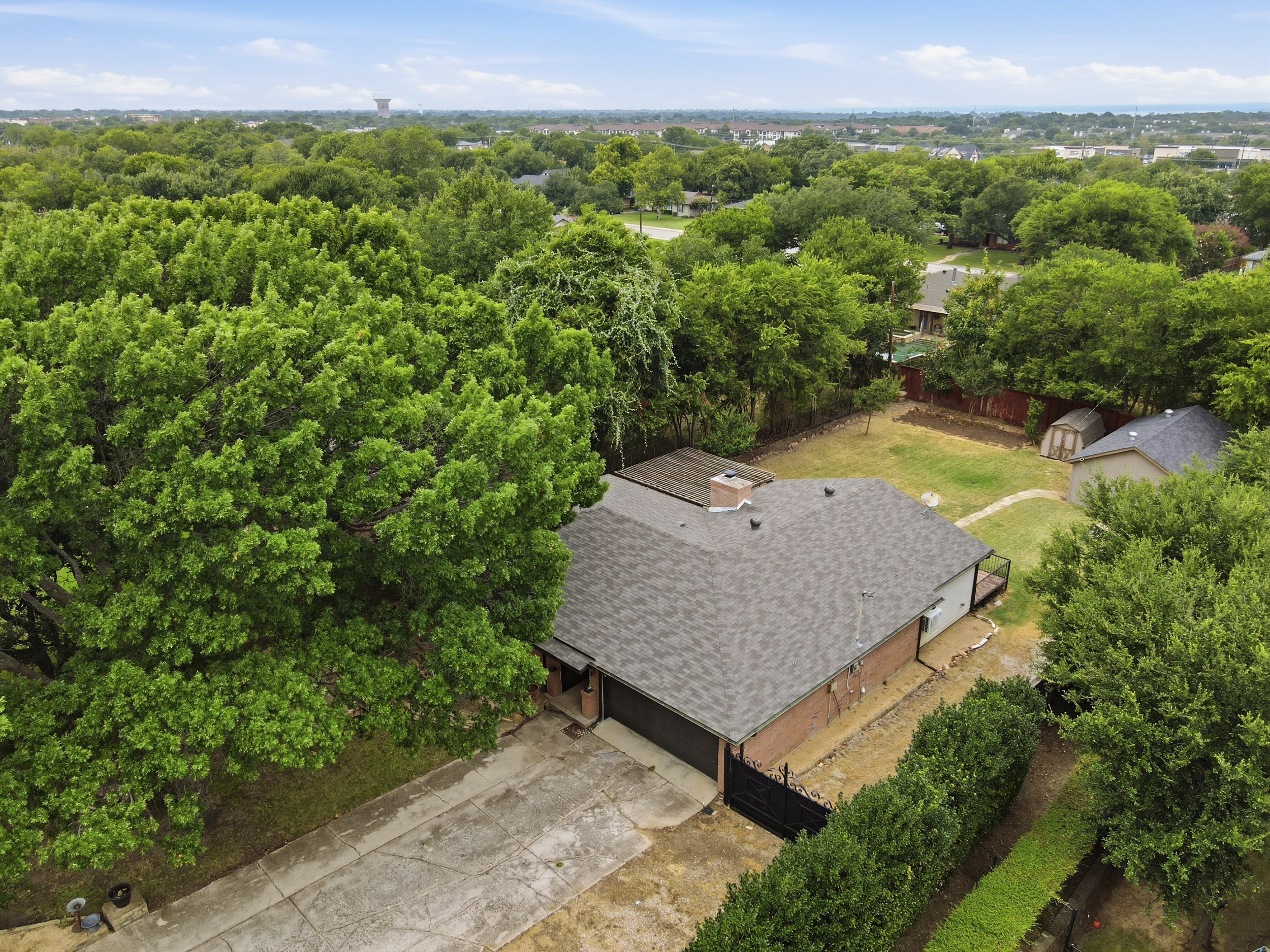  A Rare Opportunity to Live in Historic Downtown Grapevine - 物件實景