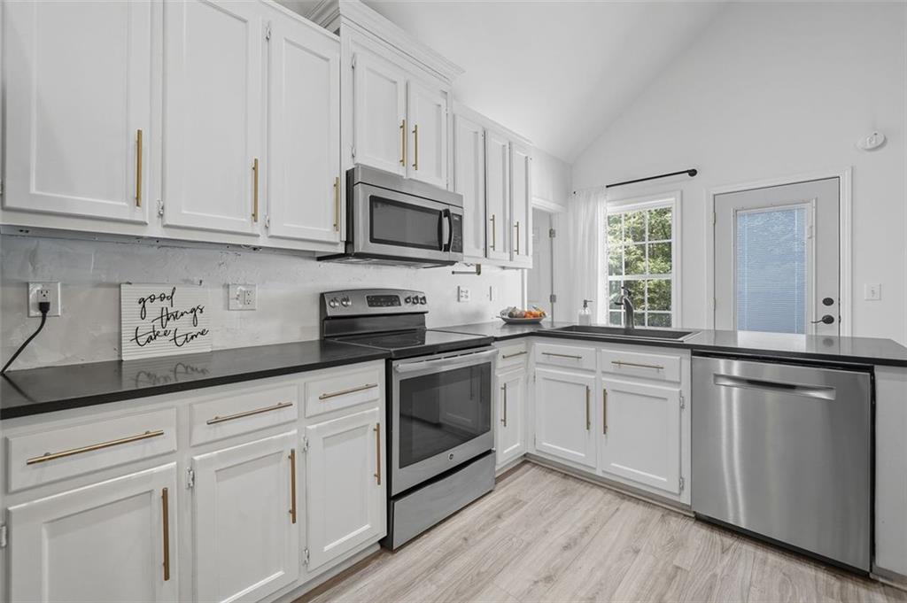 Douglasville, Georgia, 30135, United States, 3 Bedrooms Bedrooms, ,2 BathroomsBathrooms,Residential,For Sale,1947775