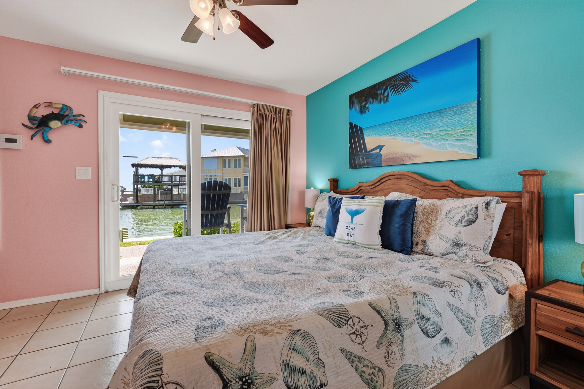  Canal-Front Coastal Retreat - 物件實景