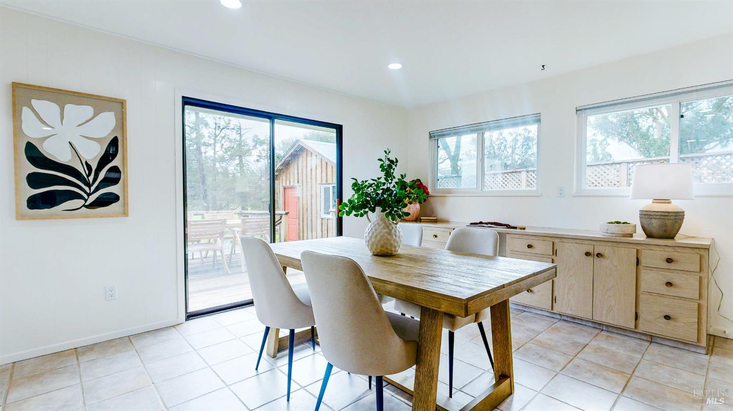 Petaluma, California, 94952, United States, 3 Bedrooms Bedrooms, ,2 BathroomsBathrooms,Residential,For Sale,2008793