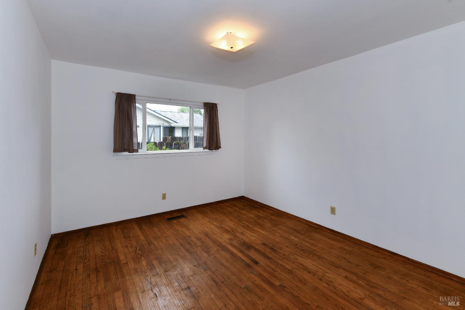 Napa, California, 94558, United States, 3 Bedrooms Bedrooms, ,1 BathroomBathrooms,Residential,For Sale,1988098