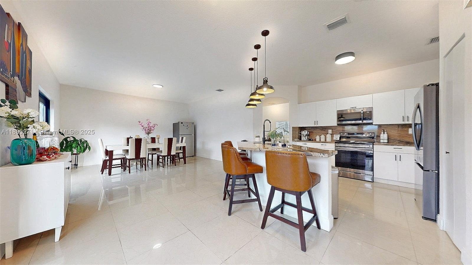 Homestead, Florida, 33033, United States, 5 Bedrooms Bedrooms, ,3 BathroomsBathrooms,Residential,For Sale,1937338