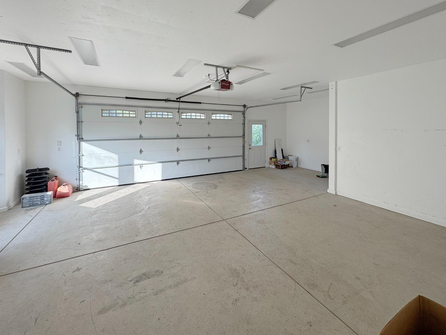 Nevada City, California, 95959, United States, 5 Bedrooms Bedrooms, ,4 BathroomsBathrooms,Residential,For Sale,1994269