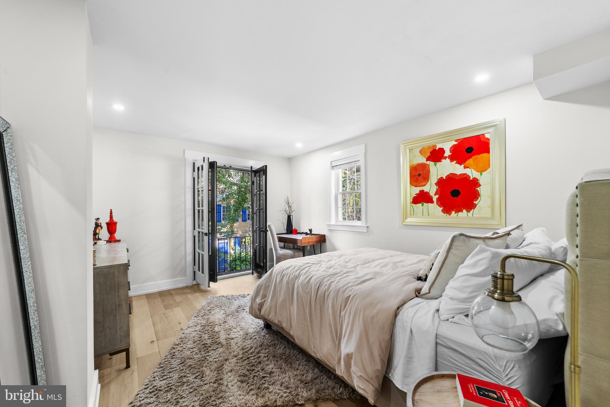 PHILADELPHIA, Pennsylvania, 19107, United States, 3 Bedrooms Bedrooms, ,3 BathroomsBathrooms,Residential,For Sale,1989862