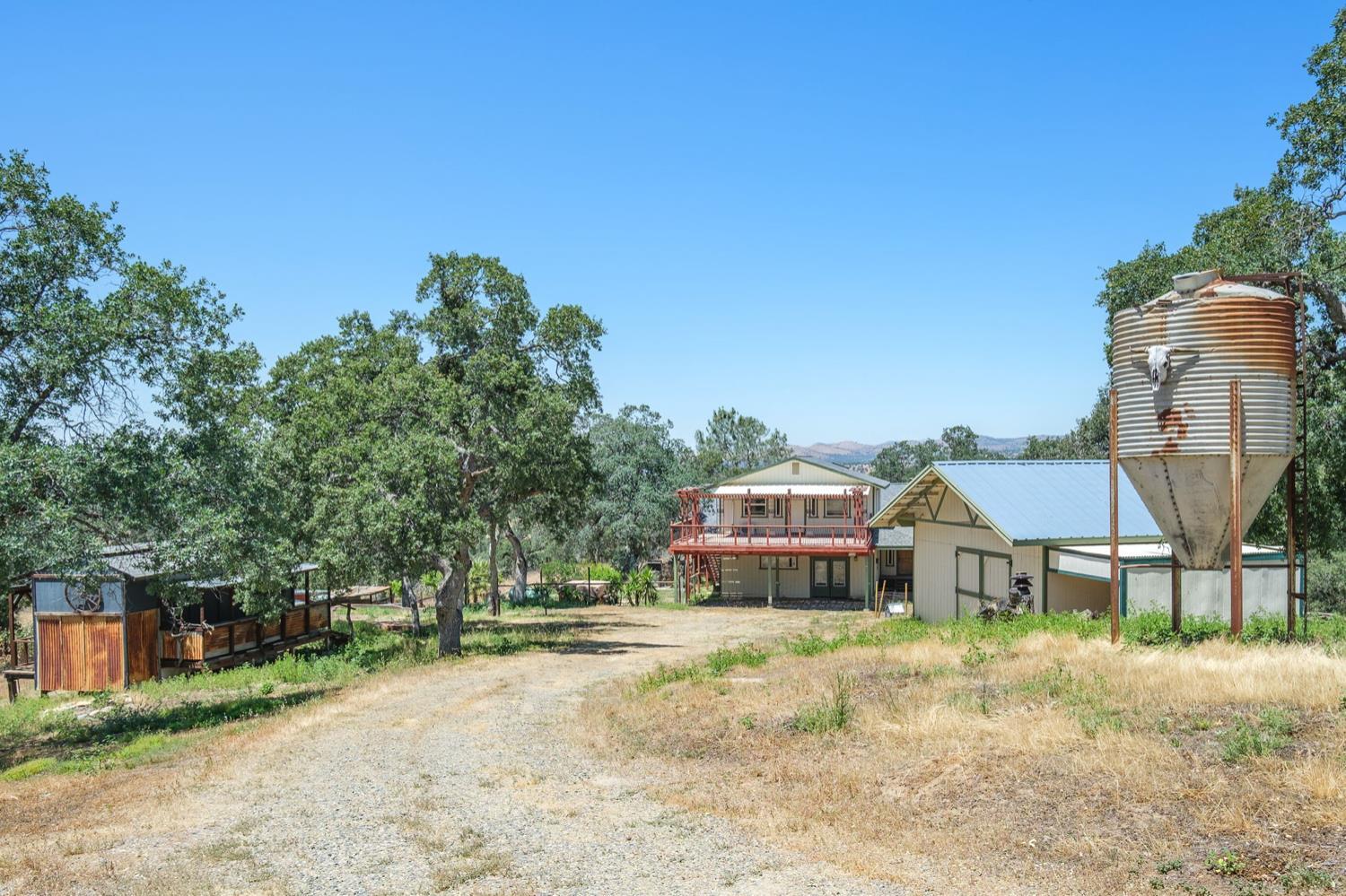 Raymond, California, 93653, United States, 3 Bedrooms Bedrooms, ,3 BathroomsBathrooms,Residential,For Sale,2048178