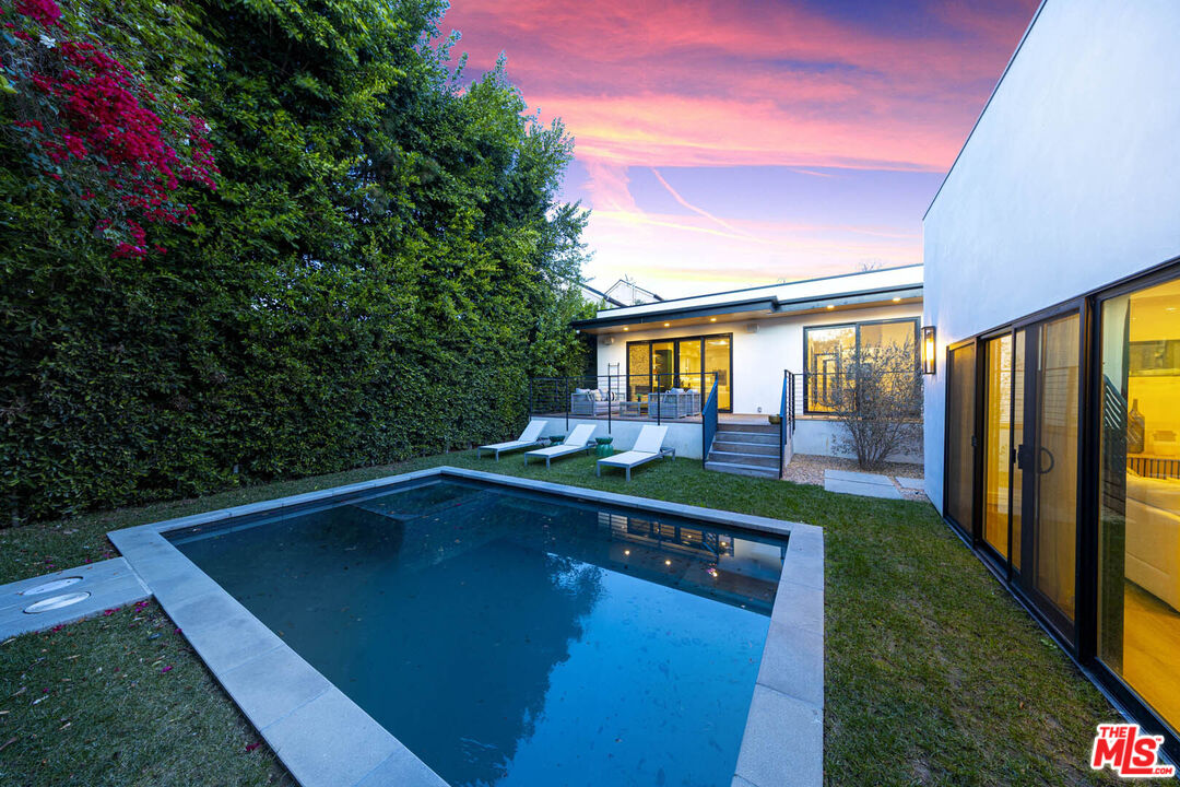 Los Angeles, California, 90048, United States, 4 Bedrooms Bedrooms, ,2 BathroomsBathrooms,Residential,For Sale,1862475