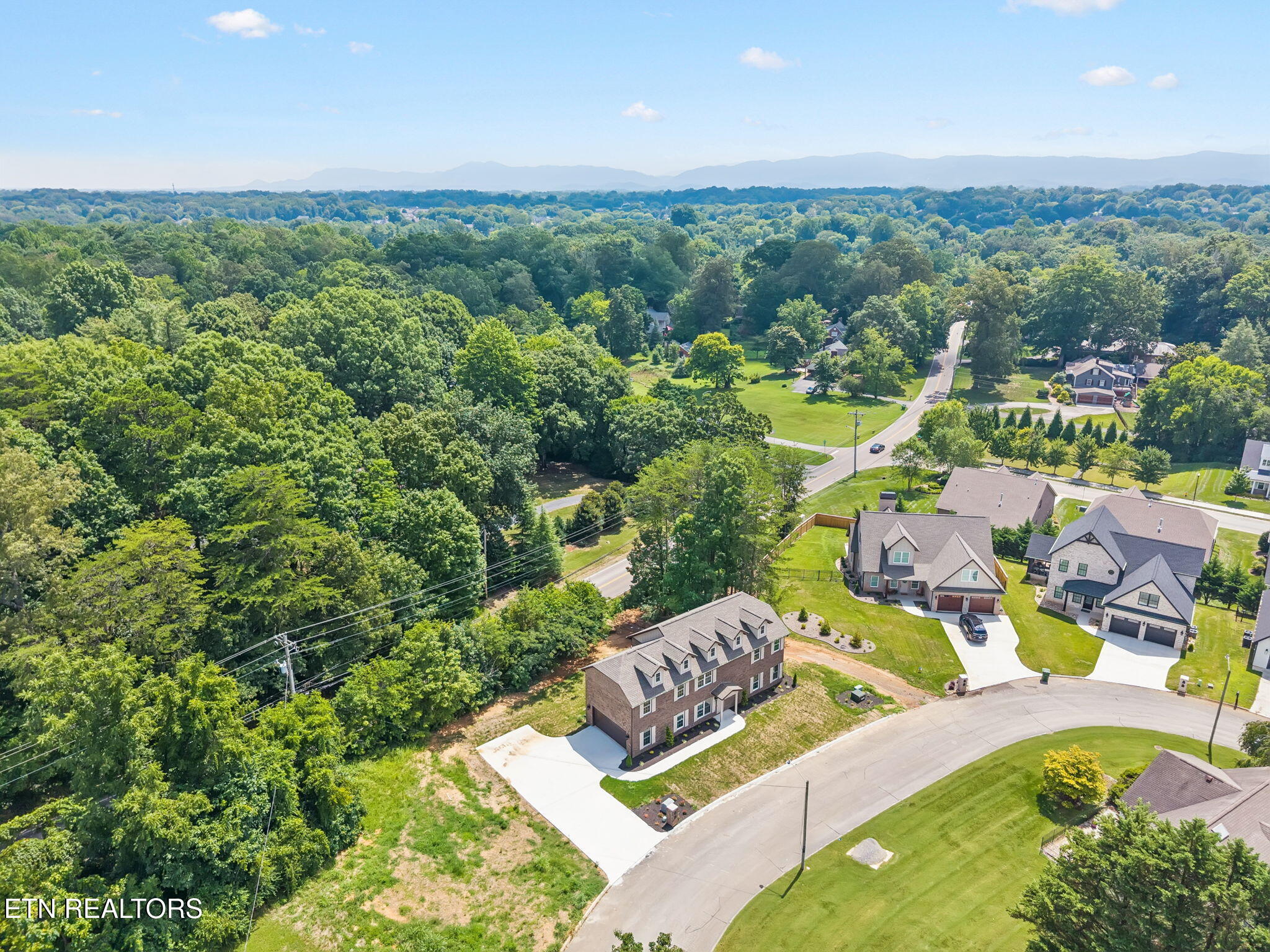 Maryville, Tennessee, 37803, United States, 4 Bedrooms Bedrooms, ,4 BathroomsBathrooms,Residential,For Sale,1874124