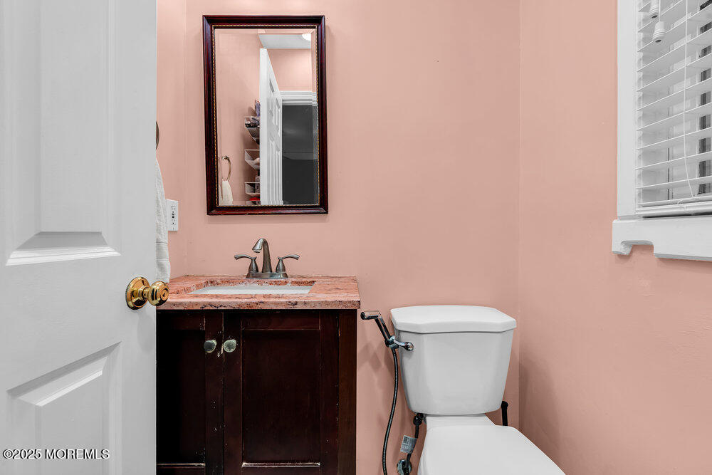 Tinton Falls, New Jersey, 07712, United States, 3 Bedrooms Bedrooms, ,2 BathroomsBathrooms,Residential,For Sale,1987767