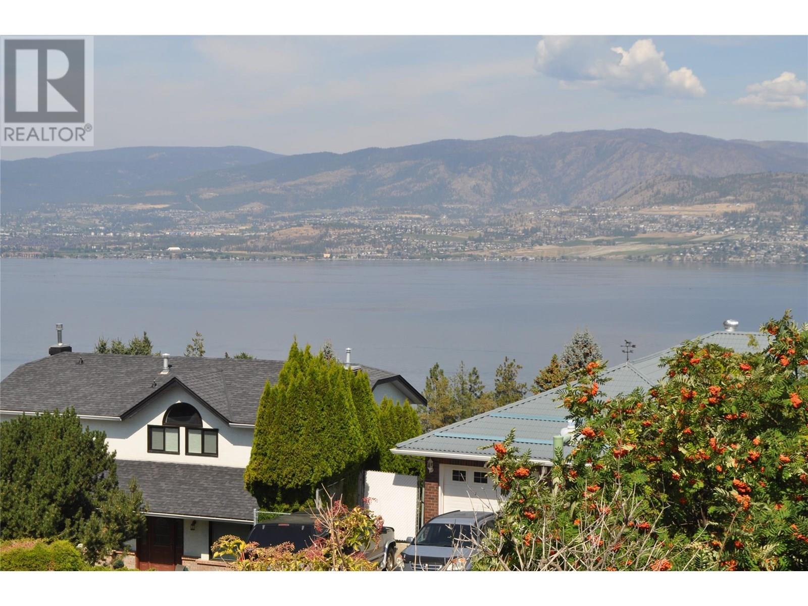 KELOWNA, British Columbia, V1W 4K4, CA, 3 Bedrooms Bedrooms, ,3 BathroomsBathrooms,Residential,For Sale,1906808