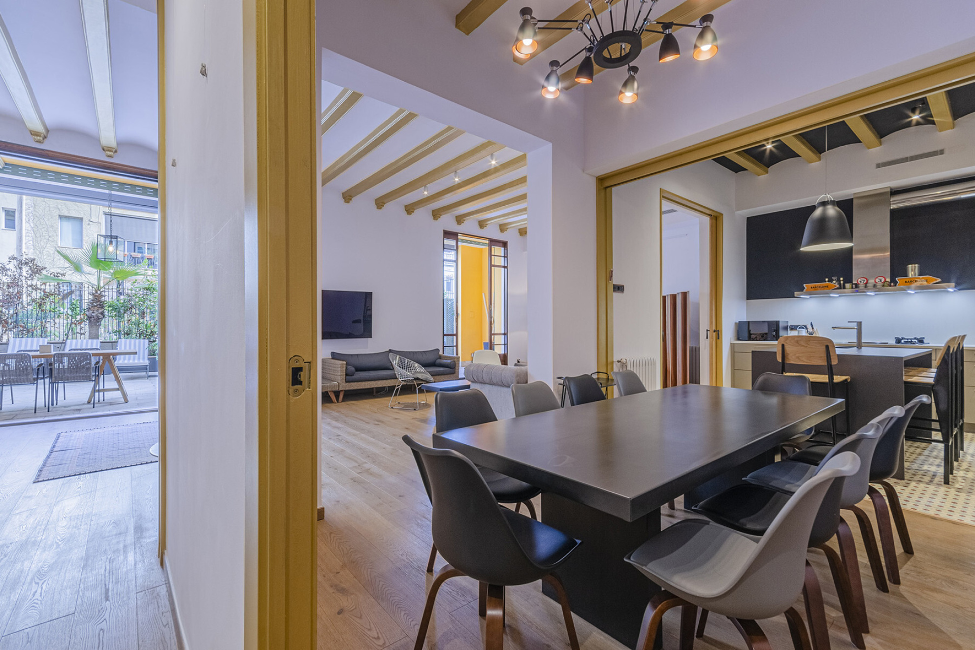  Renovated luxury house with terrace for sale in Eixample, Barcelona - 物件實景