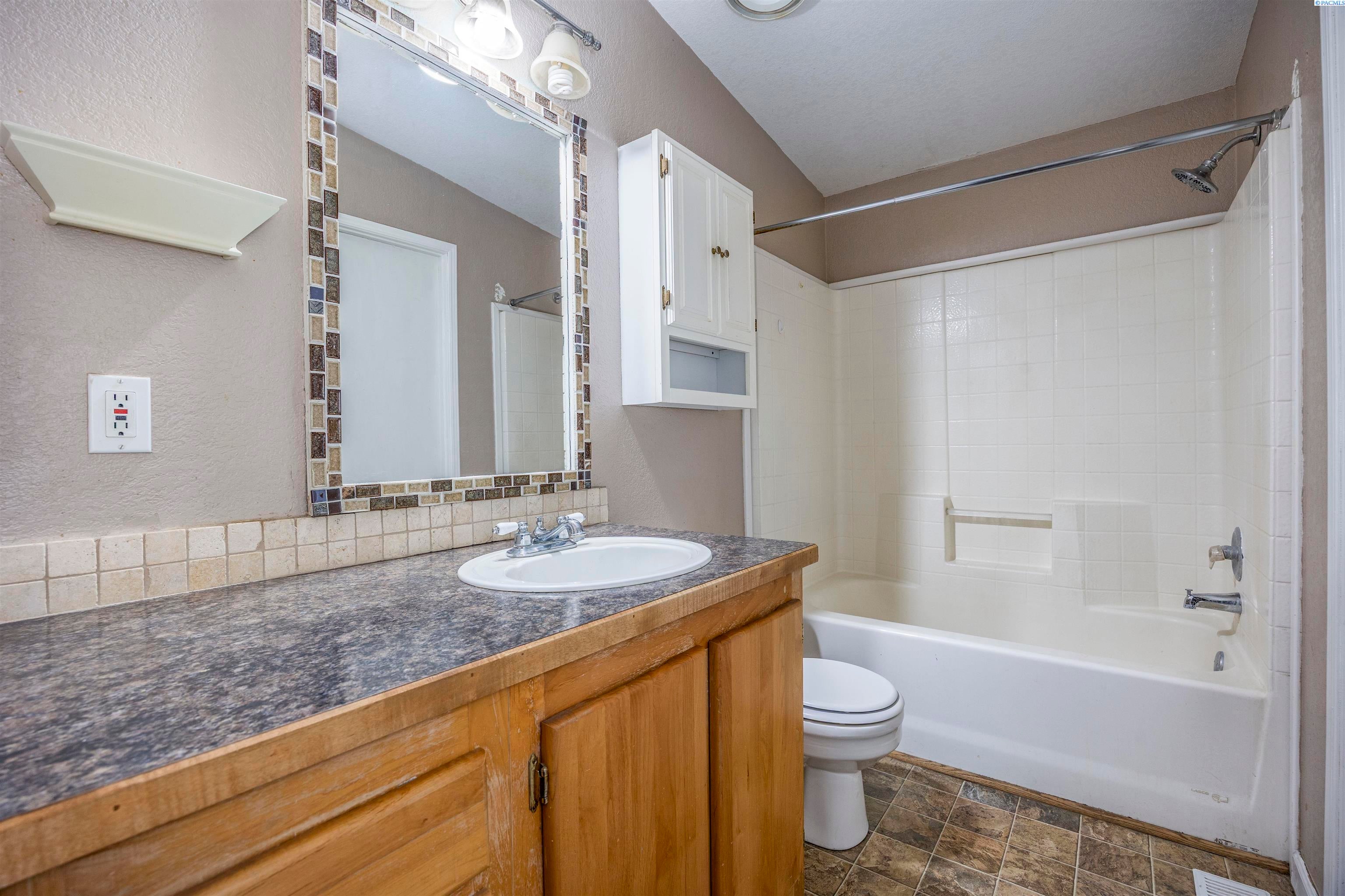 Benton City, Washington, 99320, United States, ,Residential,For Sale,1998007