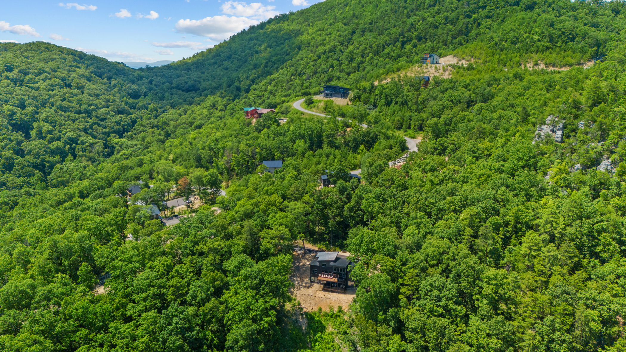 Sevierville, Tennessee, 37862, United States, 5 Bedrooms Bedrooms, ,6 BathroomsBathrooms,Residential,For Sale,1914652