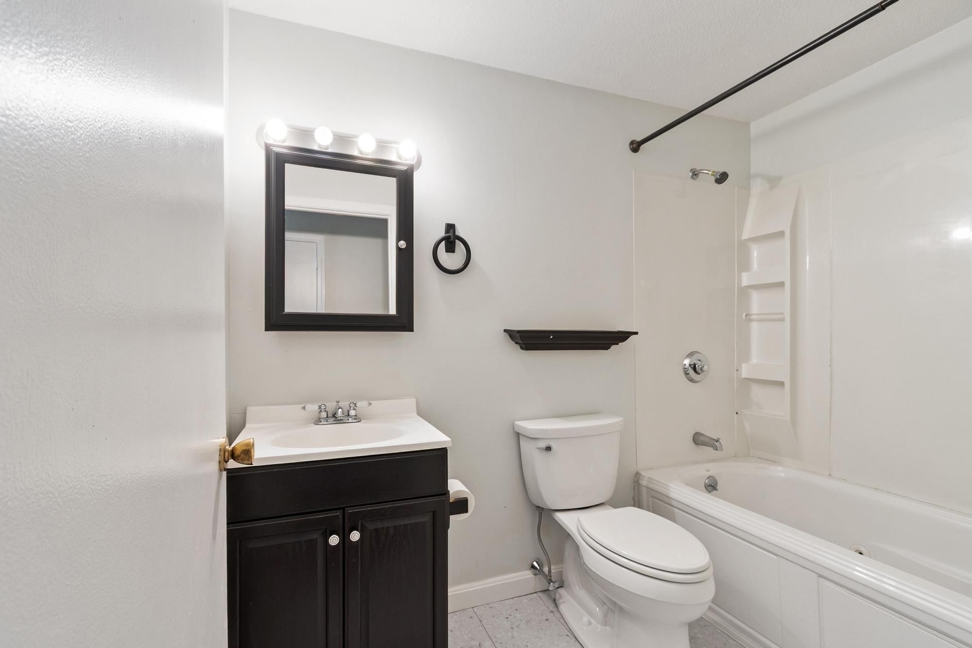 15 Wildwood Street, Unit B19, Dracut, MA, 01826 - 物件實景