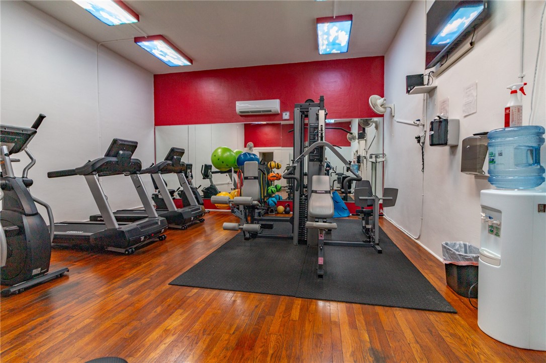 Pittsburgh, Pennsylvania, 15211, United States, 1 Bedroom Bedrooms, ,2 BathroomsBathrooms,Residential,For Sale,1981120