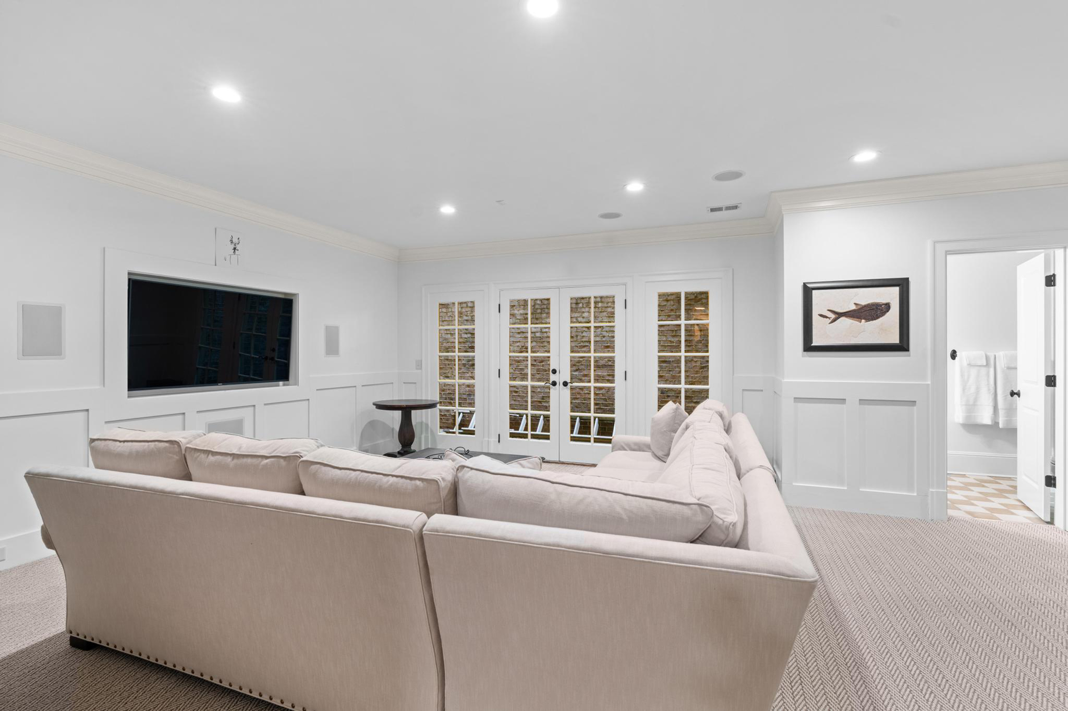  Sophisticated Newer Custom-built Home in Desirable Garden Hills - 物件實景