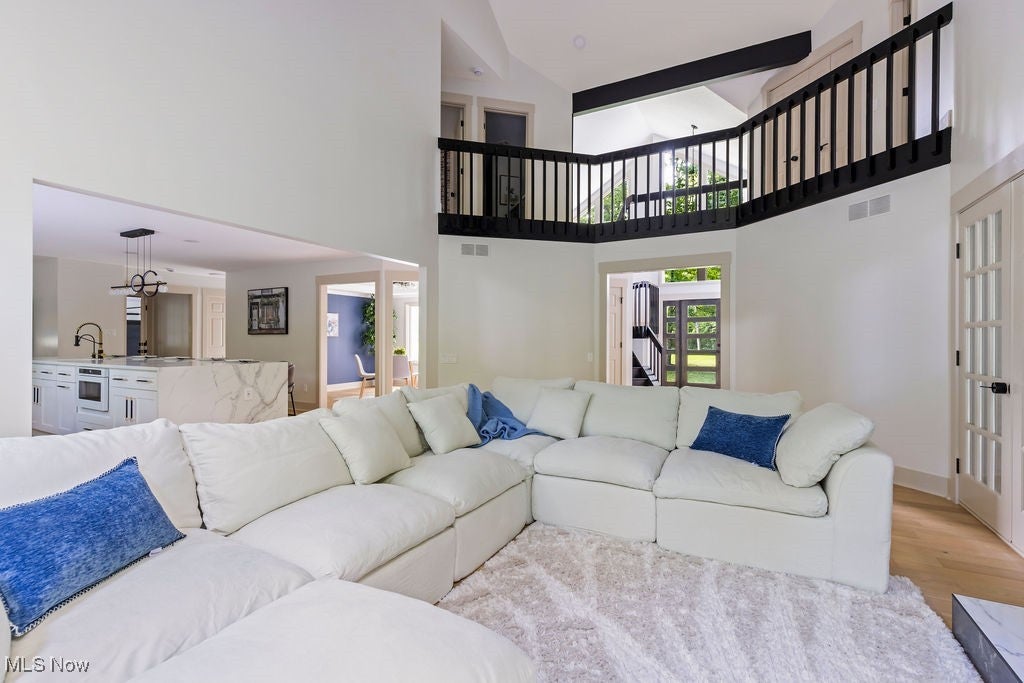 Chagrin Falls, Ohio, 44023, United States, 4 Bedrooms Bedrooms, ,4 BathroomsBathrooms,Residential,For Sale,1930010