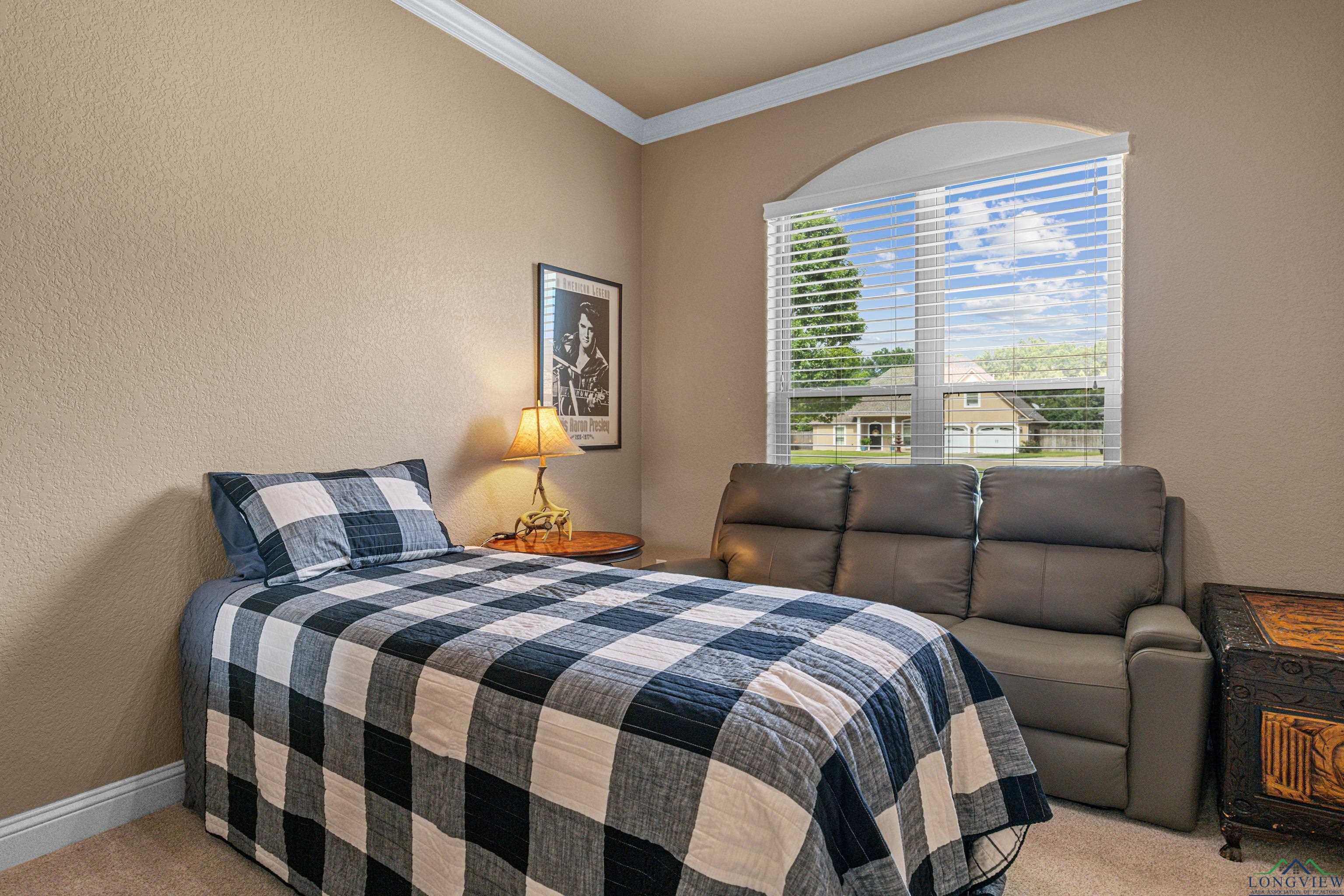 Longview, Texas, 75605, United States, 5 Bedrooms Bedrooms, ,3 BathroomsBathrooms,Residential,For Sale,1827224