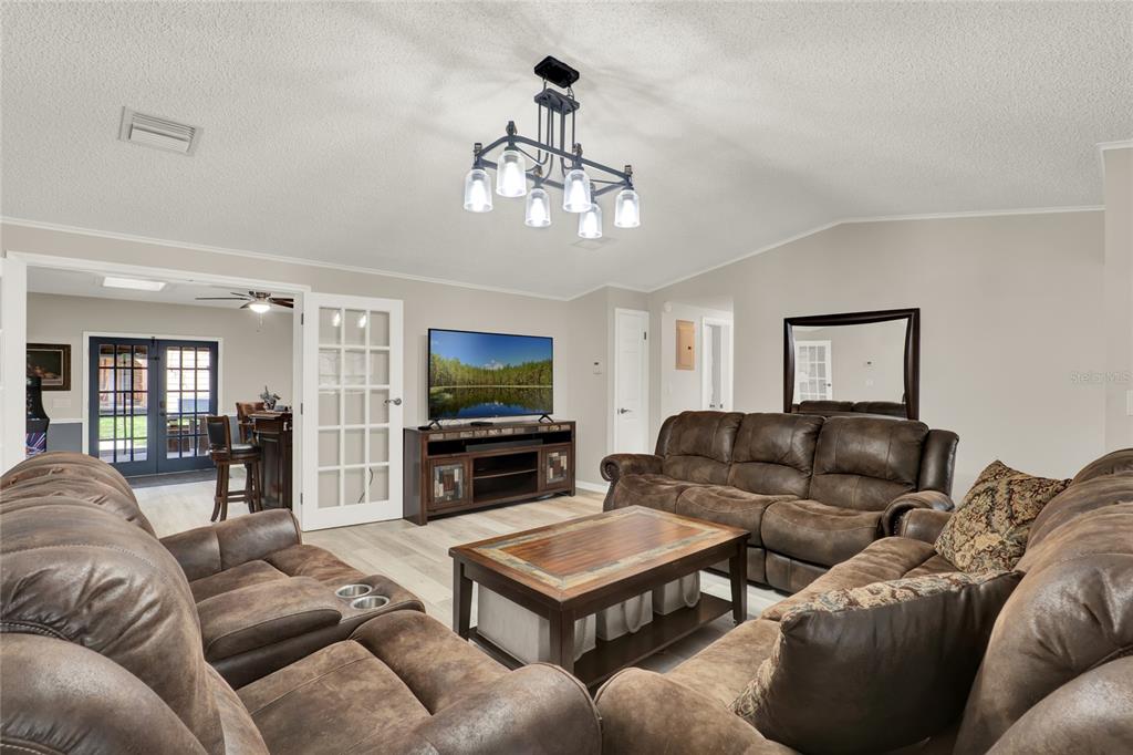 Apopka, Florida, 32712, United States, 4 Bedrooms Bedrooms, ,3 BathroomsBathrooms,Residential,For Sale,1901270