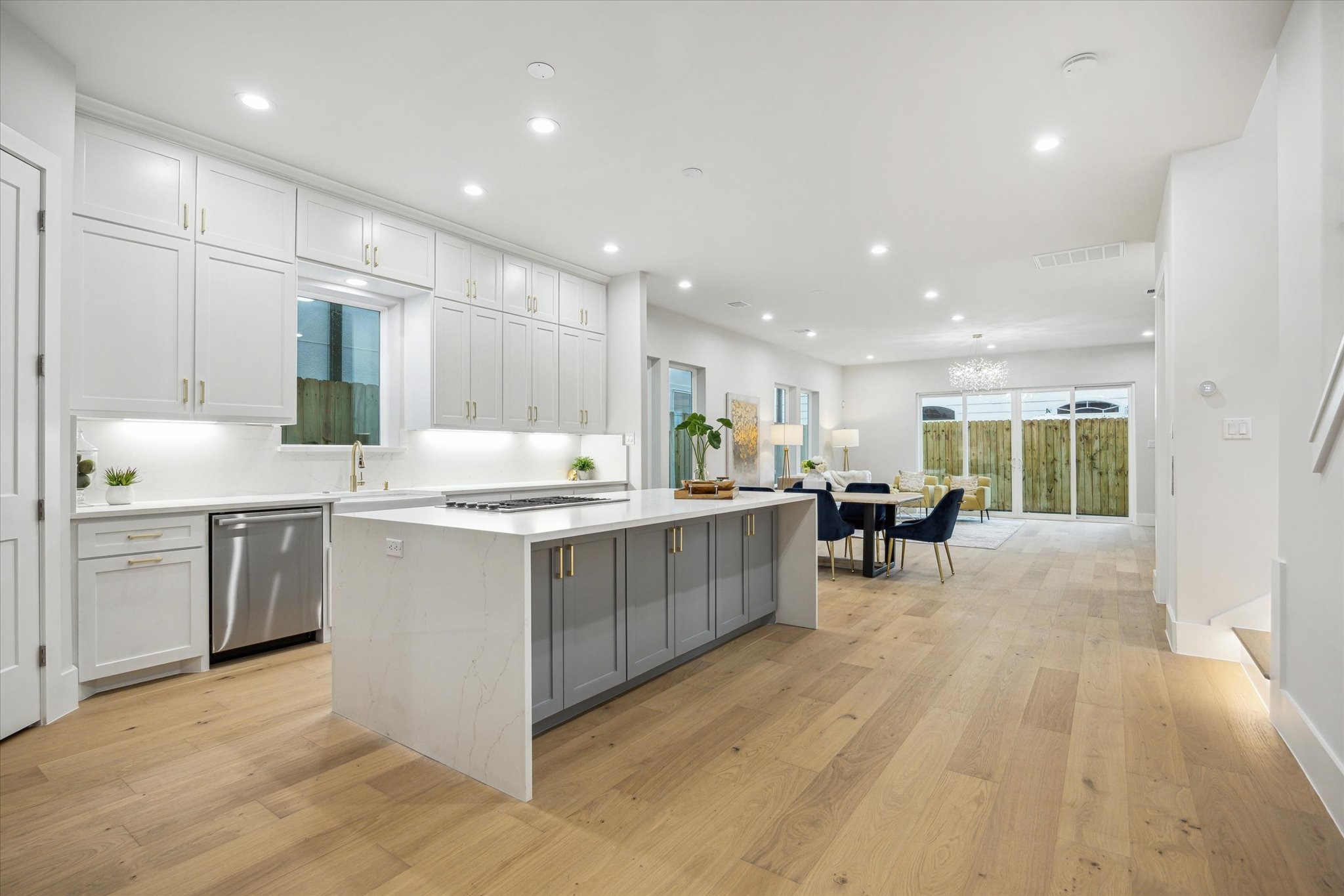  902 Knox Street A - 物件實景