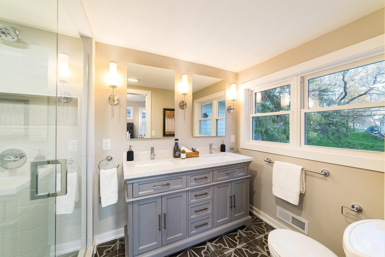 Edina, Minnesota, 55435, United States, 3 Bedrooms Bedrooms, ,2 BathroomsBathrooms,Residential,For Sale,1903735