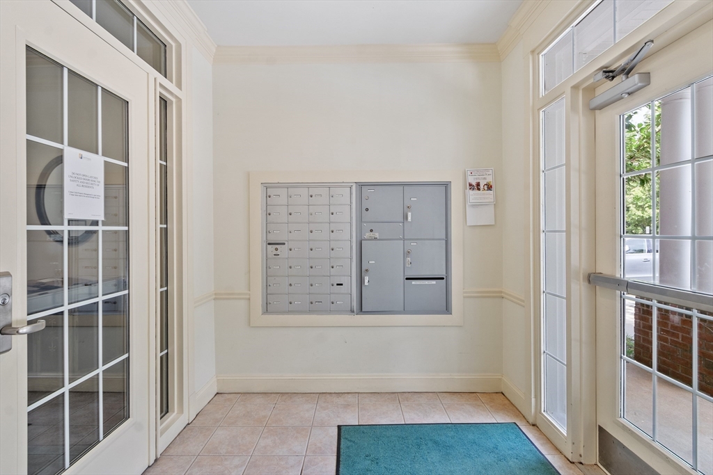 Andover, Massachusetts, 01810, United States, 2 Bedrooms Bedrooms, ,1 BathroomBathrooms,Residential,For Sale,1950822