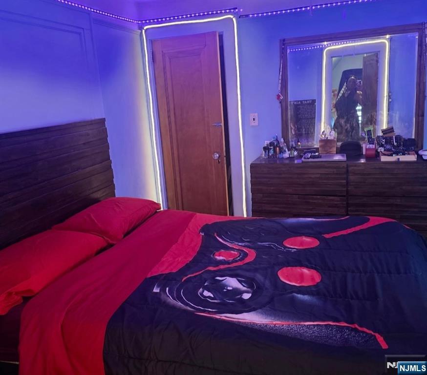 Teaneck, New Jersey, 07666, United States, 3 Bedrooms Bedrooms, ,2 BathroomsBathrooms,Residential,For Sale,1987790