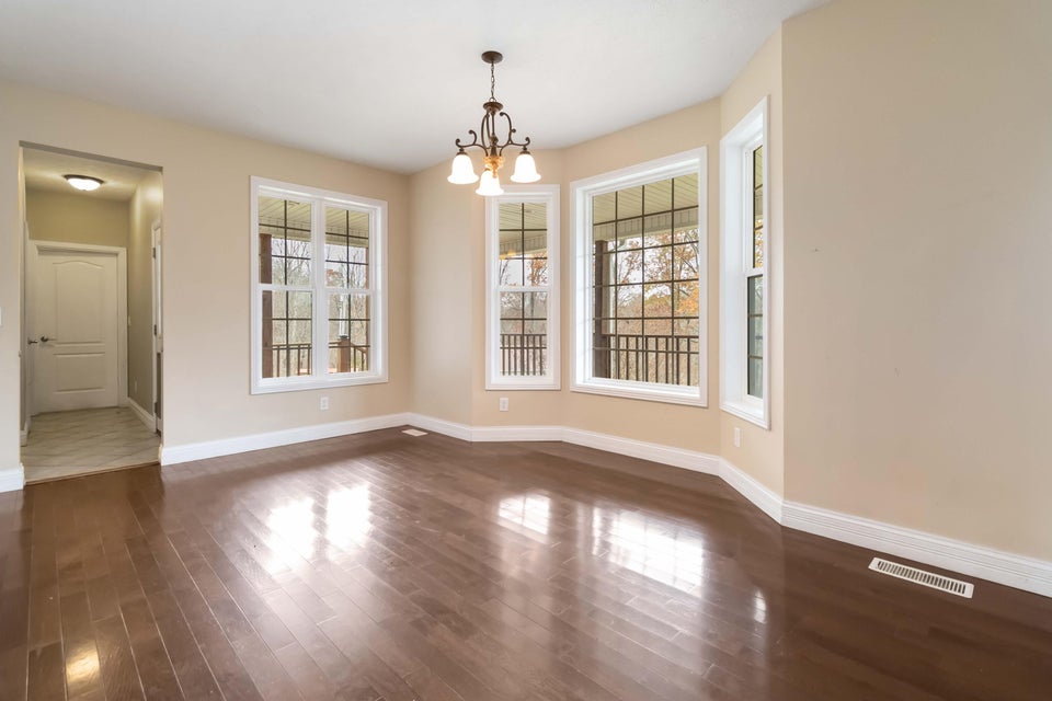 Dunnville, Kentucky, 42528, United States, 6 Bedrooms Bedrooms, ,5 BathroomsBathrooms,Residential,For Sale,1998018