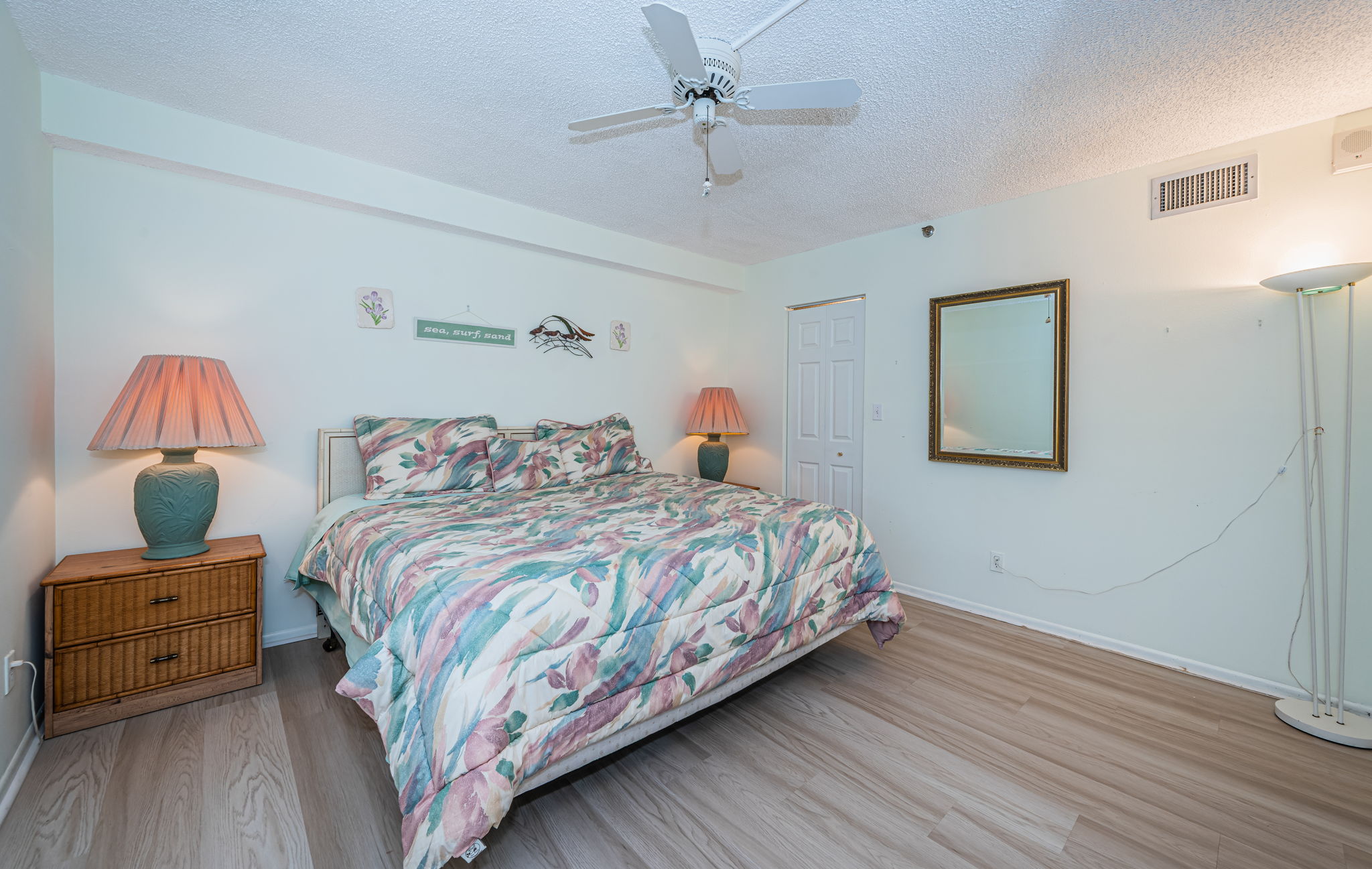 Redington Shores, Florida, 33708, United States, 2 Bedrooms Bedrooms, ,2 BathroomsBathrooms,Residential,For Sale,2013102