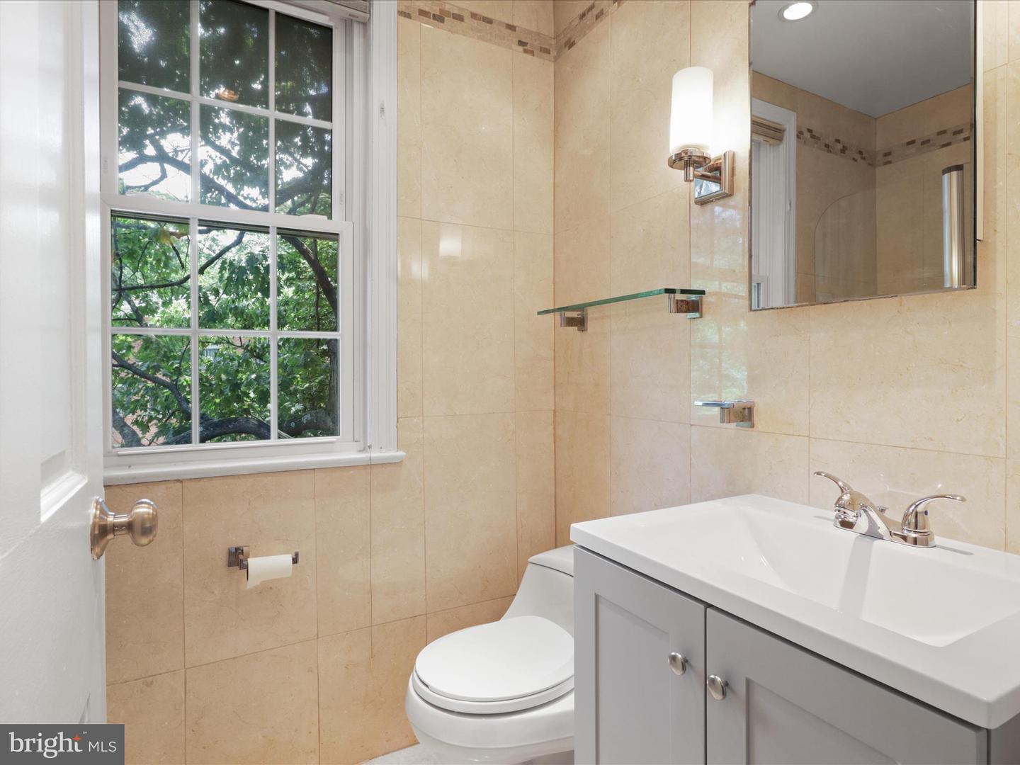 Washington, District of Columbia, 20008, United States, 2 Bedrooms Bedrooms, ,1 BathroomBathrooms,Residential,For Sale,1875463