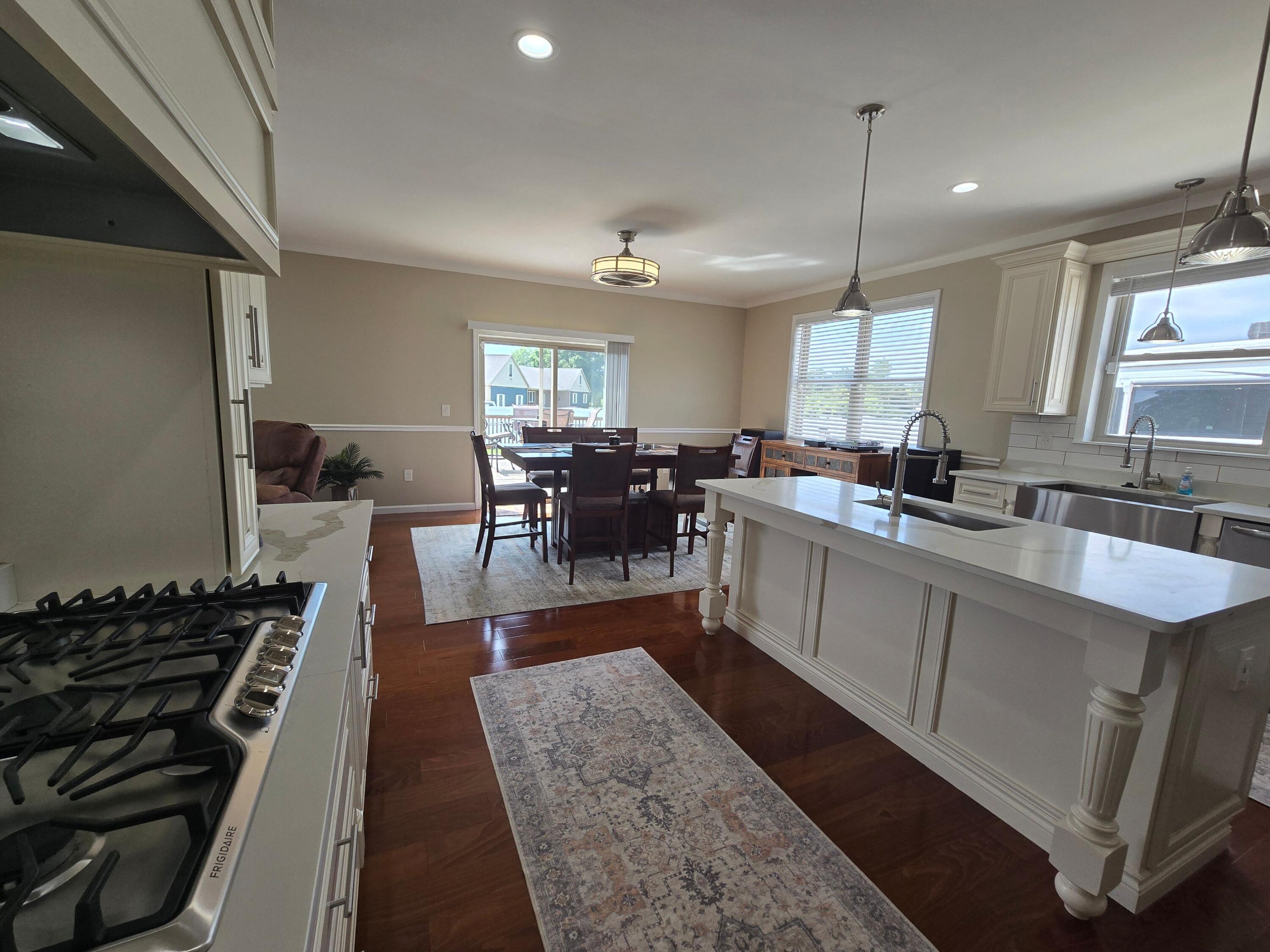 Belleville, Michigan, 48111, United States, 5 Bedrooms Bedrooms, ,5 BathroomsBathrooms,Residential,For Sale,1976520