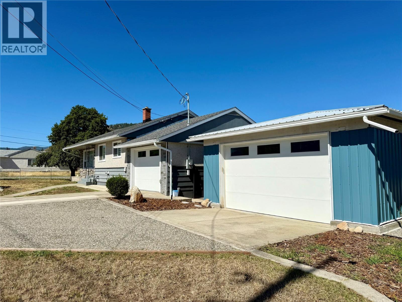 GRAND FORKS, British Columbia, V0H 1H2, CA, 4 Bedrooms Bedrooms, ,1 BathroomBathrooms,Residential,For Sale,1918245