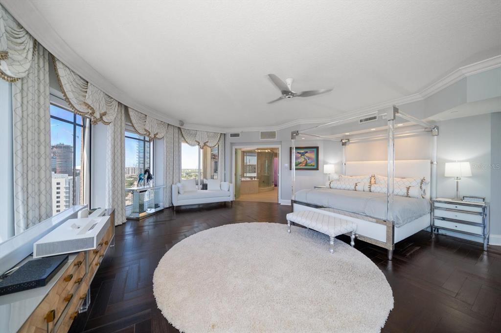 100 Beach Drive NE Unit 1900, St Petersburg, Florida, 33701, United States, 4 Bedrooms Bedrooms, ,6 BathroomsBathrooms,Residential,For Sale,100 Beach Drive NE Unit 1900,1618672