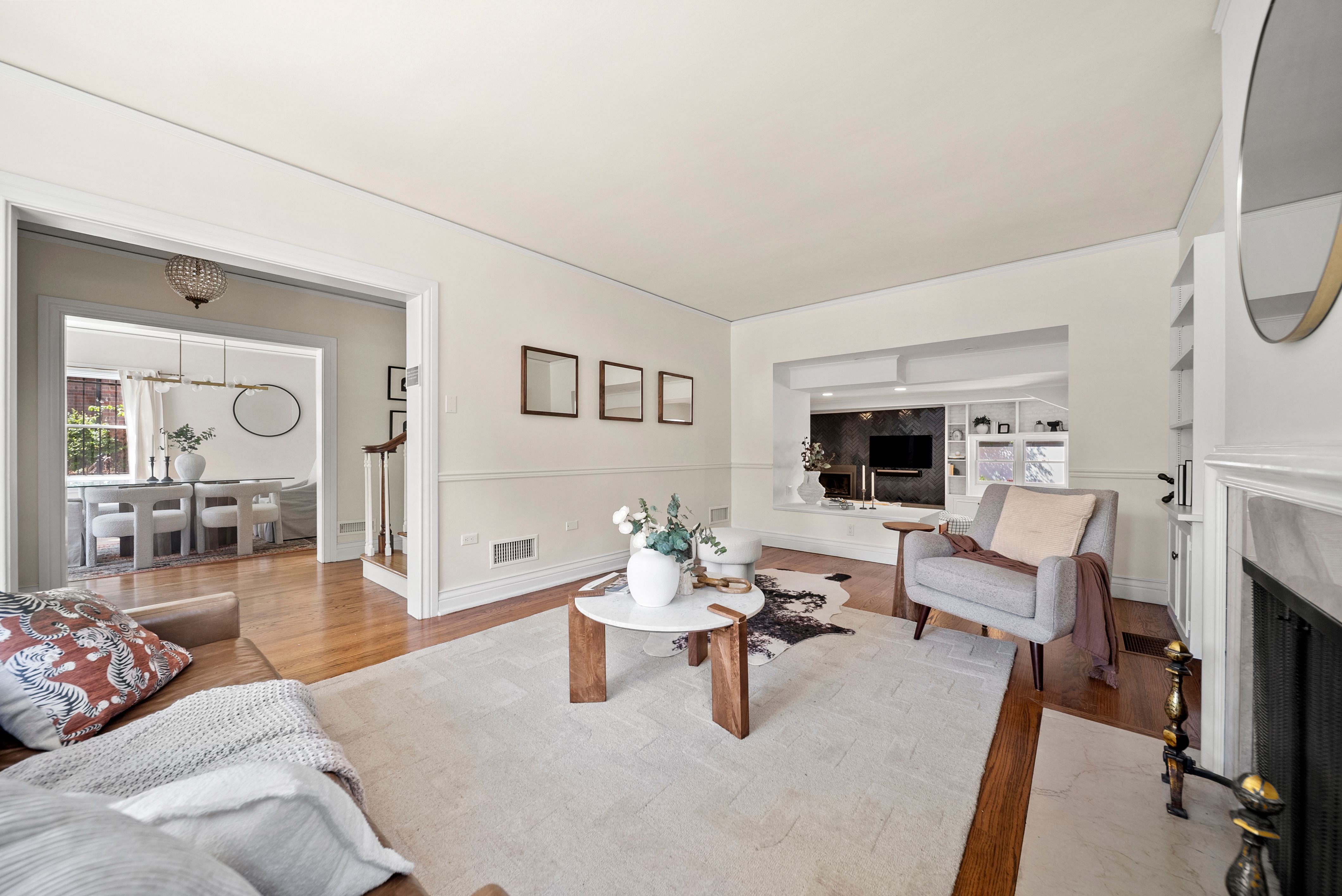  This Home Blends Historic Character with Modern Functionality - 物件實景