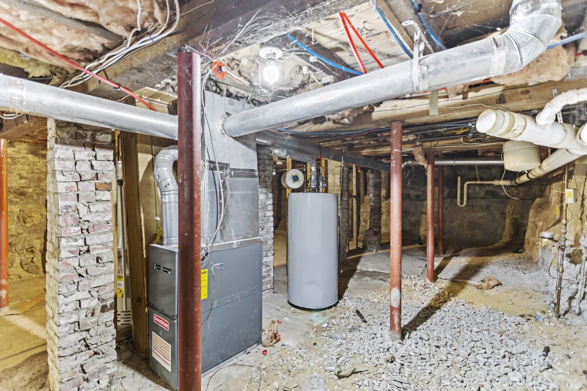 Manchester, New Hampshire, 03103, United States, ,Residential,For Sale,1981935