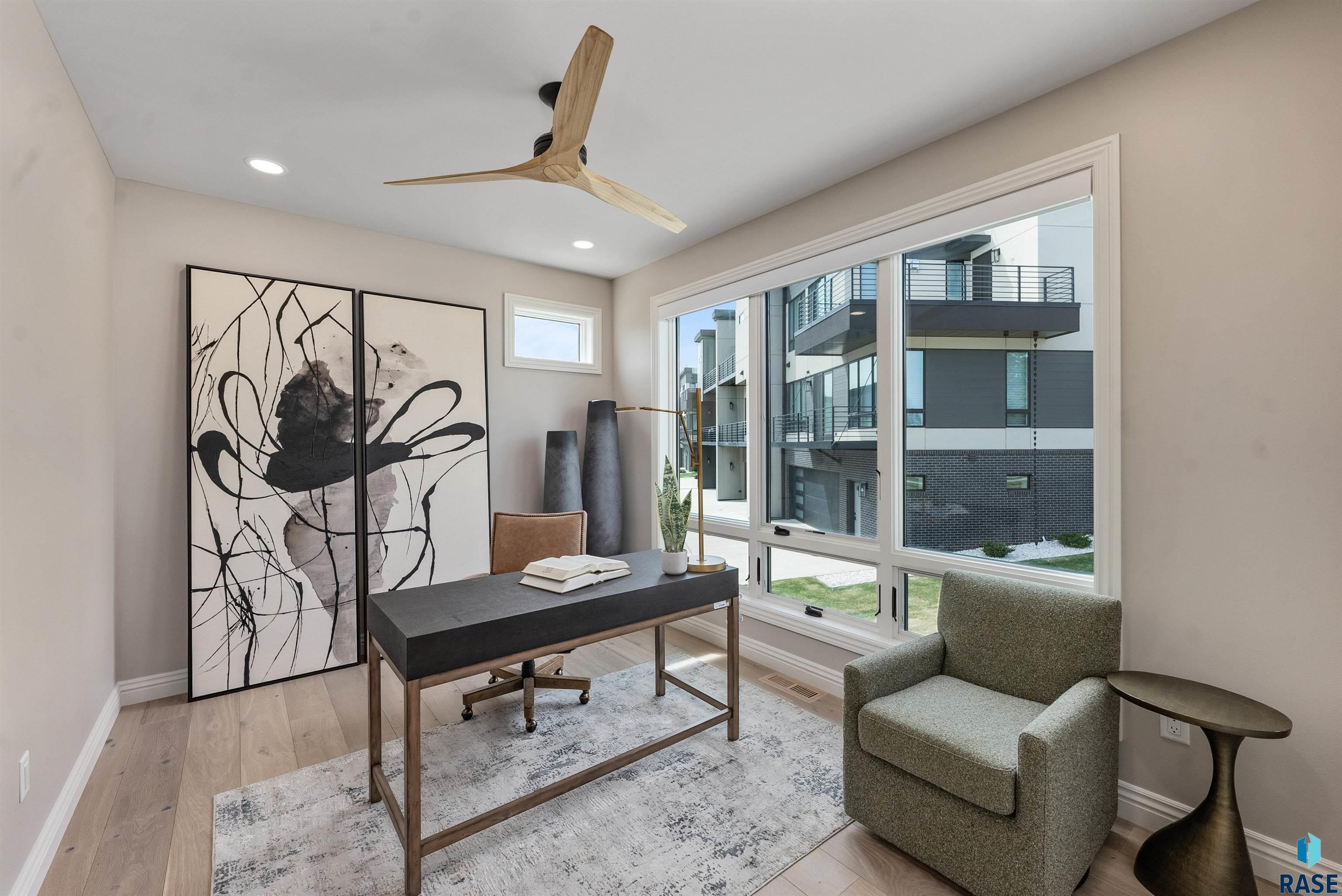 Sioux Falls, South Dakota, 57106, United States, ,Residential,For Sale,1986219