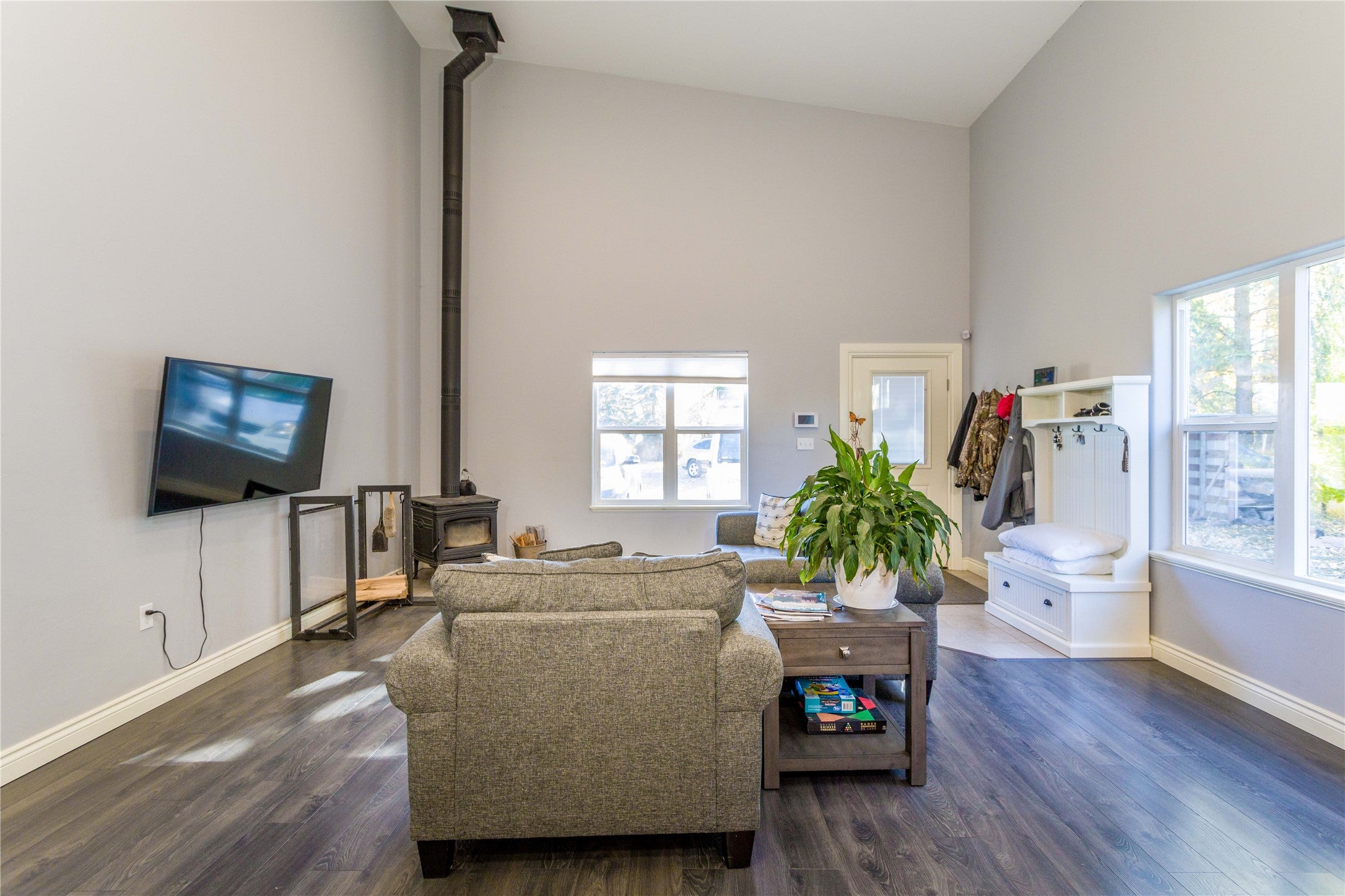Kalispell, Montana, 59901, United States, 3 Bedrooms Bedrooms, ,3 BathroomsBathrooms,Residential,For Sale,1827707