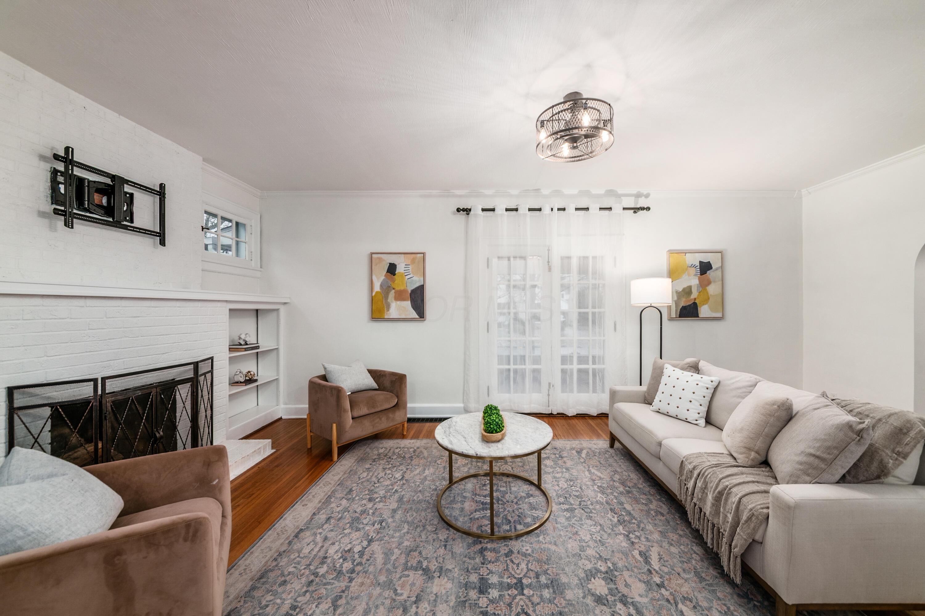 Columbus, Ohio, 43214, United States, 4 Bedrooms Bedrooms, ,3 BathroomsBathrooms,Residential,For Sale,1996077