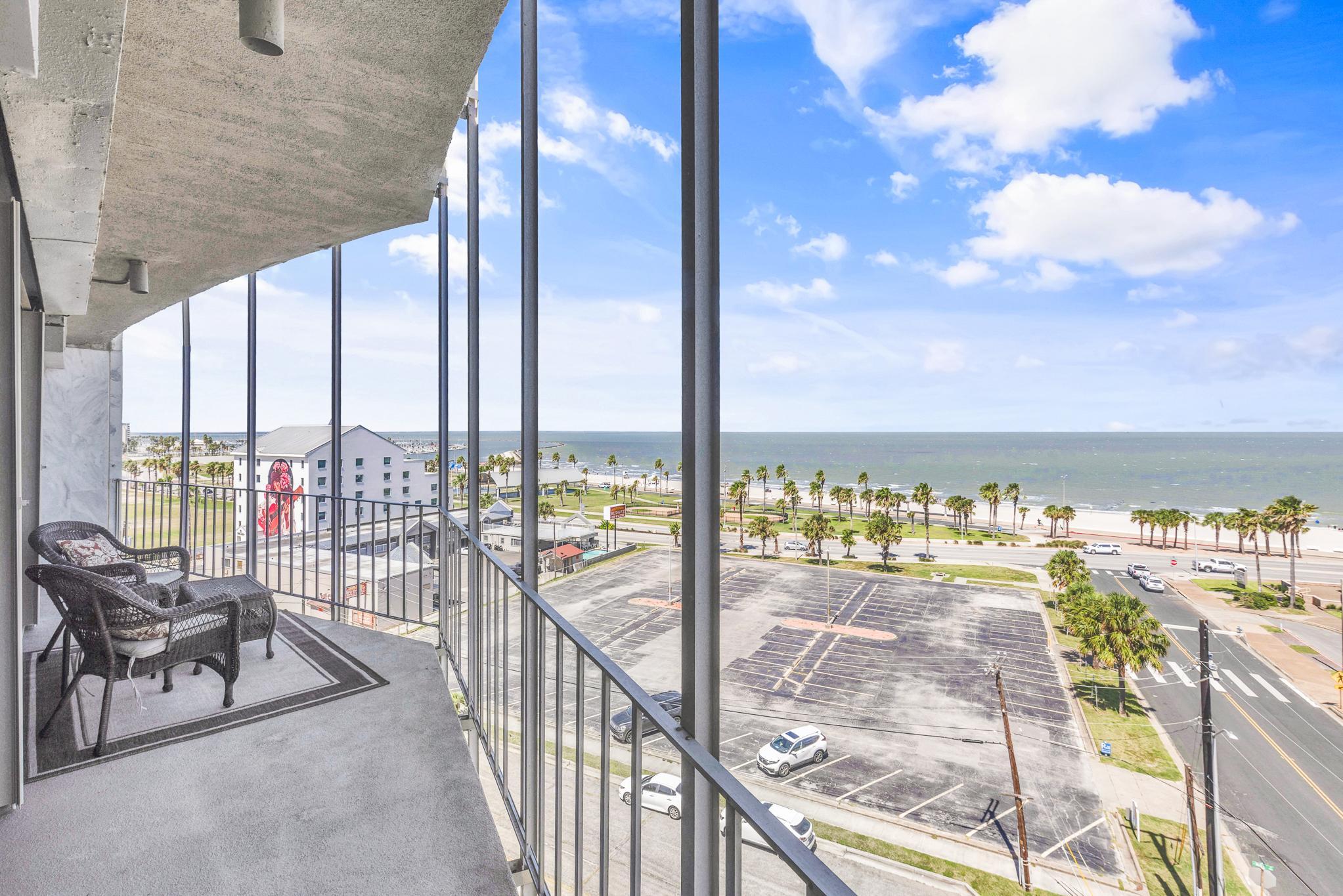 Corpus Christi, Texas, 78401, United States, 3 Bedrooms Bedrooms, ,3 BathroomsBathrooms,Residential,For Sale,1912480