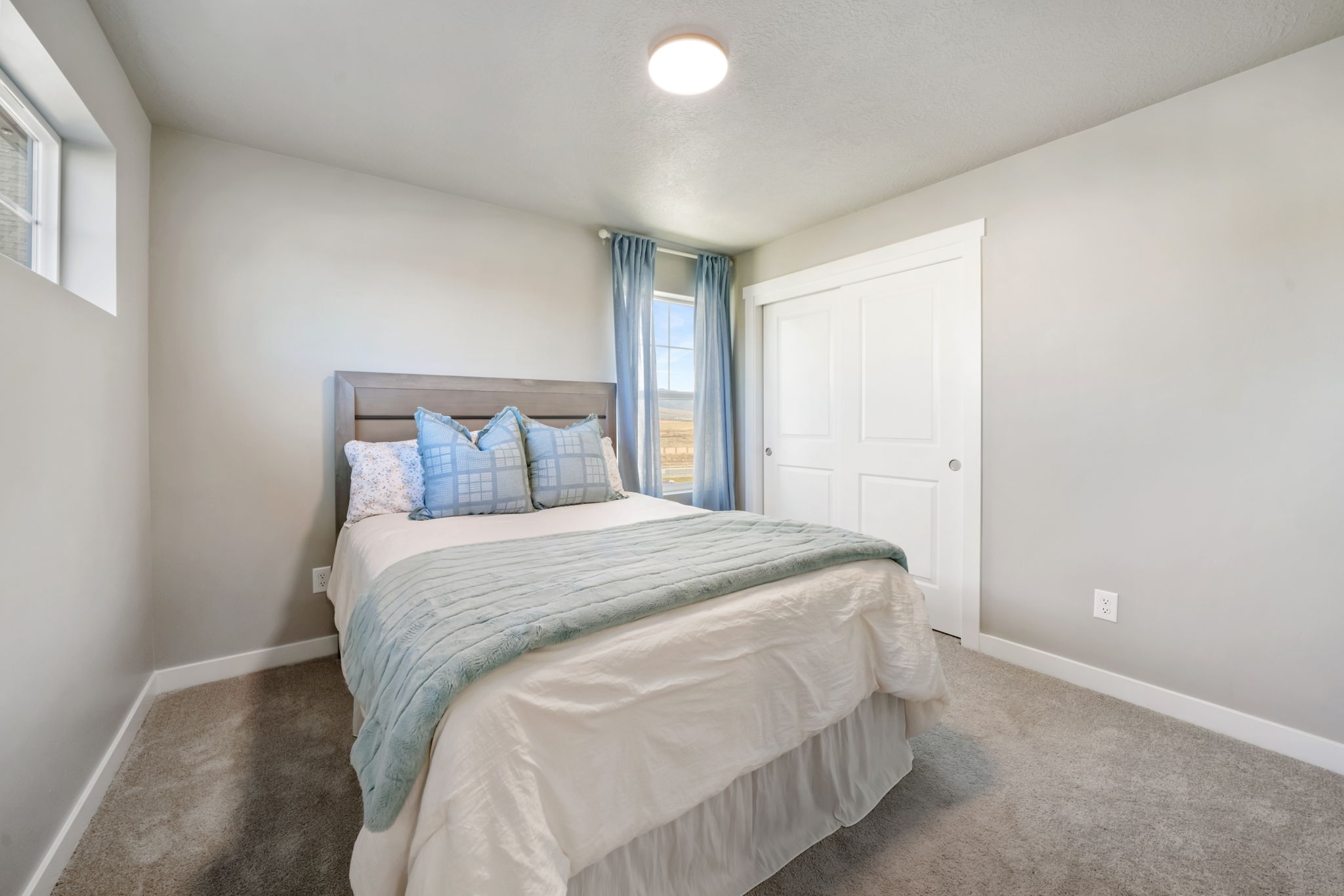 Eagle Mountain, Utah, 84005, United States, 3 Bedrooms Bedrooms, ,3 BathroomsBathrooms,Residential,For Sale,1993826