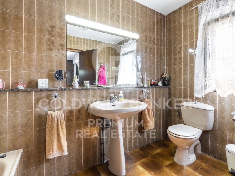 Sant Cugat del Vallès, Catalonia, ES, 5 Bedrooms Bedrooms, ,2 BathroomsBathrooms,Residential,For Sale,1759701
